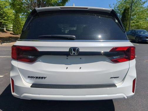 Platinum White Pearl 2026 Honda Odyssey Sport-L