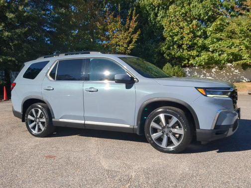 Grey 2024 Honda Pilot Touring 8-Passenger
