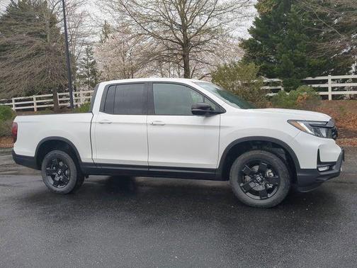 Platinum White Pearl 2026 Honda Ridgeline Black