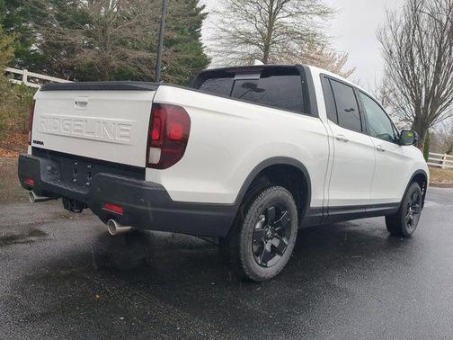 Platinum White Pearl 2026 Honda Ridgeline Black
