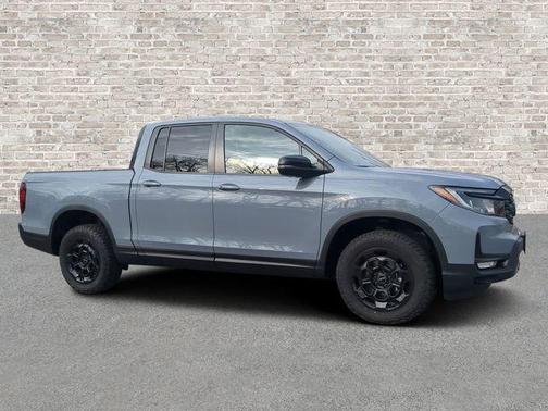 Sonic Gray Pearl 2026 Honda Ridgeline TrailSport+