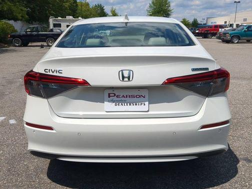 Platinum White Pearl 2024 Honda Civic Touring