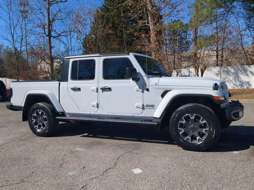 2023 Jeep Gladiator Overland