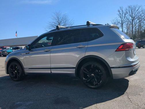 2023 Volkswagen Tiguan 2.0T SE R-Line Black