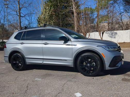 2023 Volkswagen Tiguan 2.0T SE R-Line Black