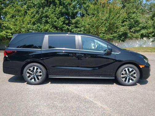 Crystal Black Pearl 2026 Honda Odyssey EX-L