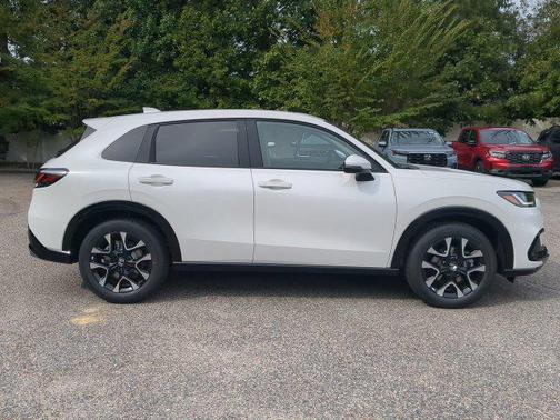 Platinum White Pearl 2027 Honda HR-V EX-L