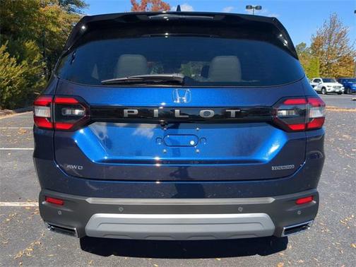 2025 Honda Pilot Touring 8-Passenger