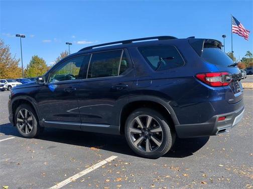2025 Honda Pilot Touring 8-Passenger