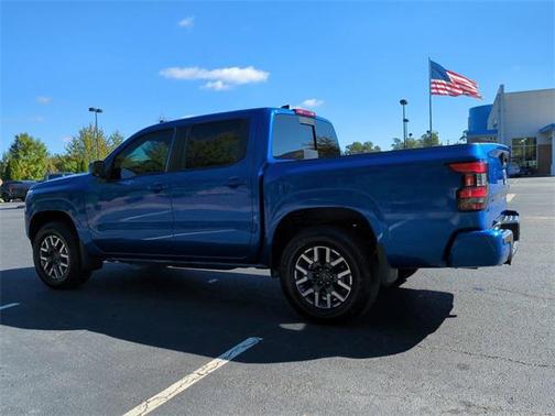 2024 Nissan Frontier SL