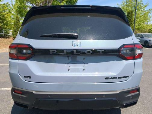 Sonic Gray Pearl 2026 Honda Pilot Black Edition