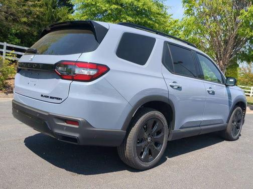 Sonic Gray Pearl 2026 Honda Pilot Black Edition