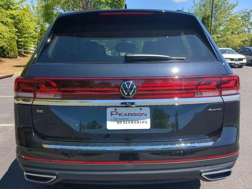 deep black pearl 2026 Volkswagen Atlas 2.0T SE