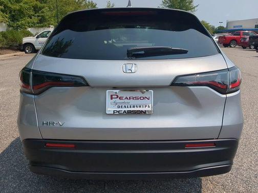 Solar Silver Metallic 2027 Honda HR-V LX