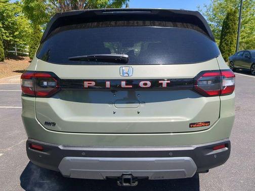 Ash Green Metallic 2026 Honda Pilot TrailSport