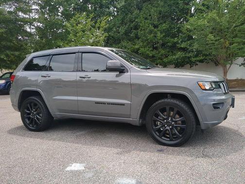 Sting-Gray Clearcoat 2021 Jeep Grand Cherokee Laredo