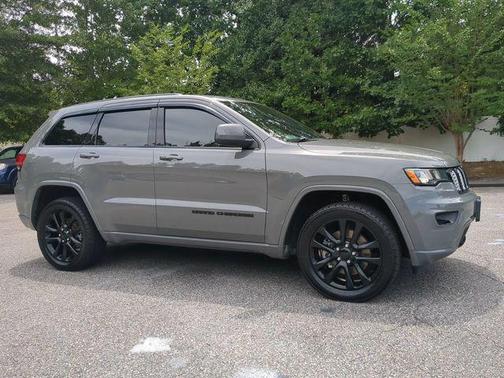 Sting-Gray Clearcoat 2021 Jeep Grand Cherokee Laredo
