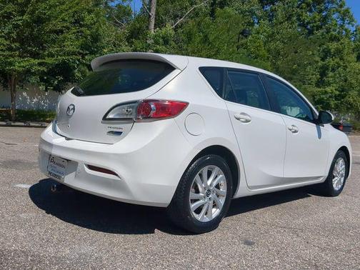 Crystal White Pearl Mica/Black 2013 Mazda Mazda3 i Touring
