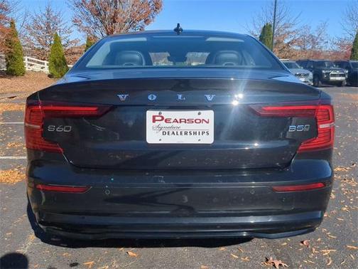 2024 Volvo S60 B5 Core Dark Theme