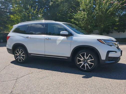 Platinum White 2022 Honda Pilot AWD Elite