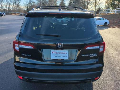 2022 Honda Pilot AWD Black Edition