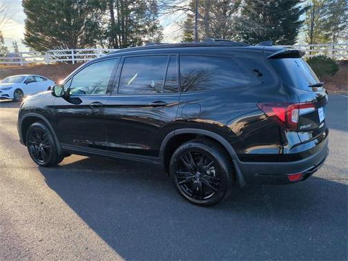 2022 Honda Pilot AWD Black Edition