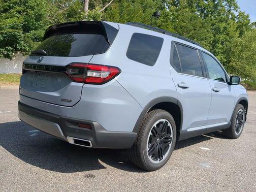 Sonic Gray Pearl 2026 Honda Pilot Touring 8-Passenger