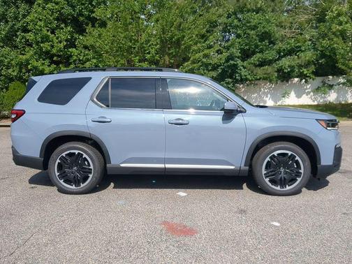 Sonic Gray Pearl 2026 Honda Pilot Touring 8-Passenger
