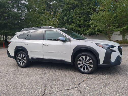 Crystal White Pearl 2025 Subaru Outback Touring XT
