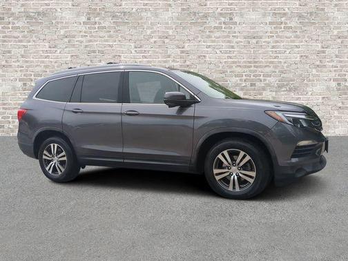 Modern Steel Metallic 2017 Honda Pilot EX-L