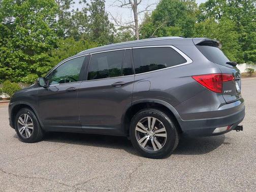 Modern Steel Metallic 2017 Honda Pilot EX-L