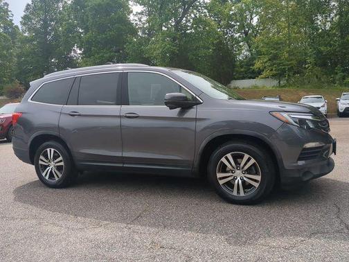 Modern Steel Metallic 2017 Honda Pilot EX-L