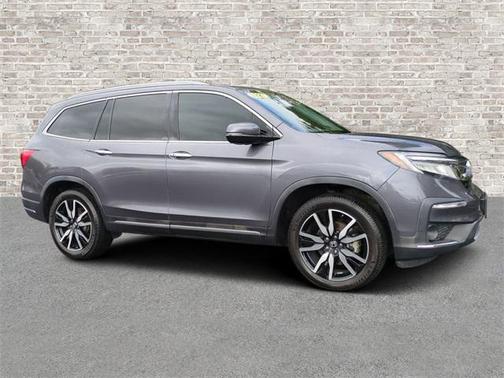 2022 Honda Pilot Touring 8-Passenger
