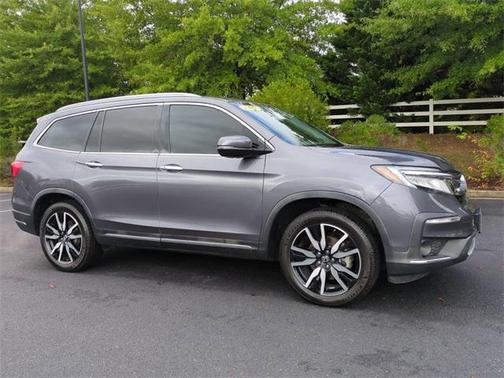 2022 Honda Pilot Touring 8-Passenger