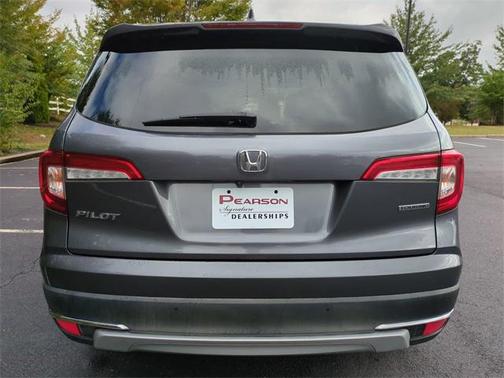 2022 Honda Pilot Touring 8-Passenger