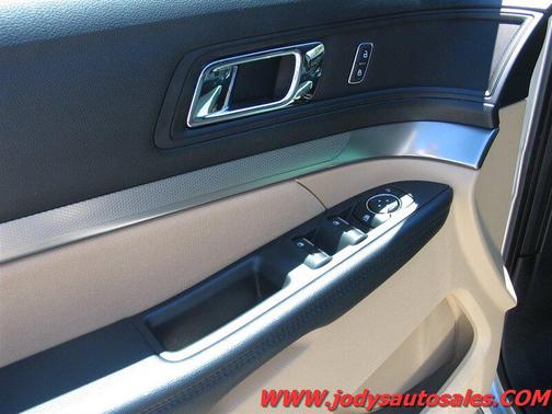 Ingot Silver 2017 Ford Explorer Base