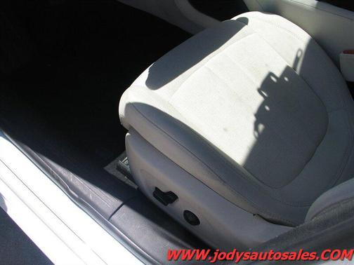 Bright White Clearcoat 2016 Chrysler 200 Limited