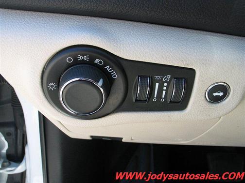 Bright White Clearcoat 2016 Chrysler 200 Limited