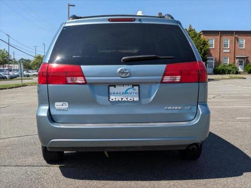 2004 Toyota Sienna CE