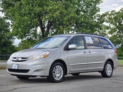 2010 Toyota Sienna XLE