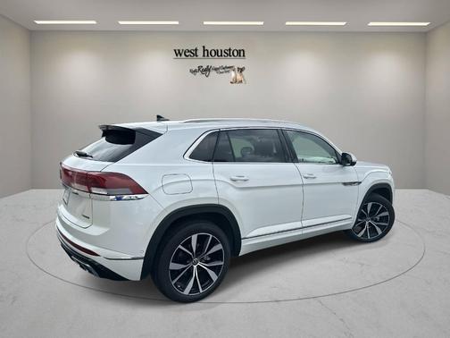2025 Volkswagen Atlas Cross Sport 2.0T SEL Premium R-Line
