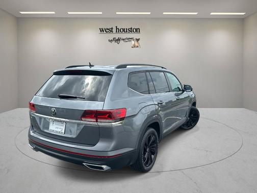 2022 Volkswagen Atlas 2.0T SE w/Technology