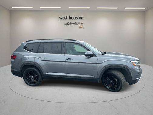 2022 Volkswagen Atlas 2.0T SE w/Technology
