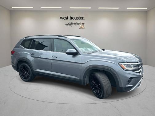 2022 Volkswagen Atlas 2.0T SE w/Technology