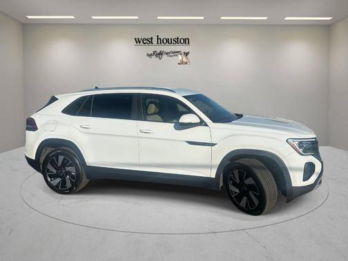 2025 Volkswagen Atlas Cross Sport 2.0T SE w/Technology