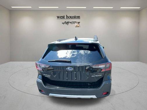 Crystal Black Silica 2023 Subaru Outback Limited