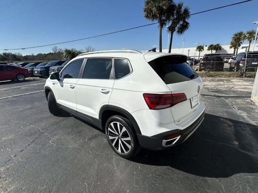 2023 Volkswagen Taos 1.5T SE