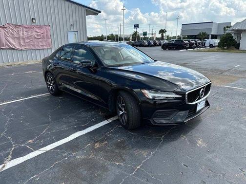 2019 Volvo S60 T5 Momentum