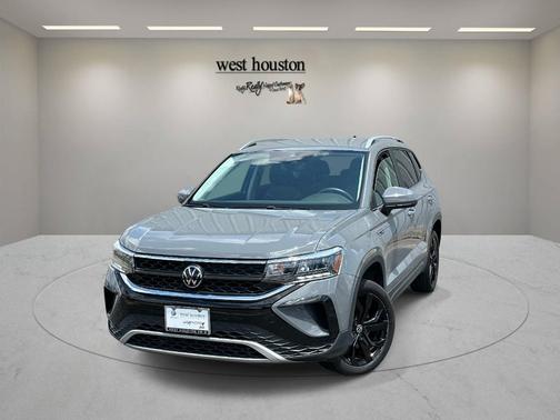 Pure Gray 2023 Volkswagen Taos 1.5T SE