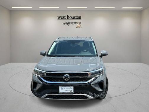 Pure Gray 2023 Volkswagen Taos 1.5T SE